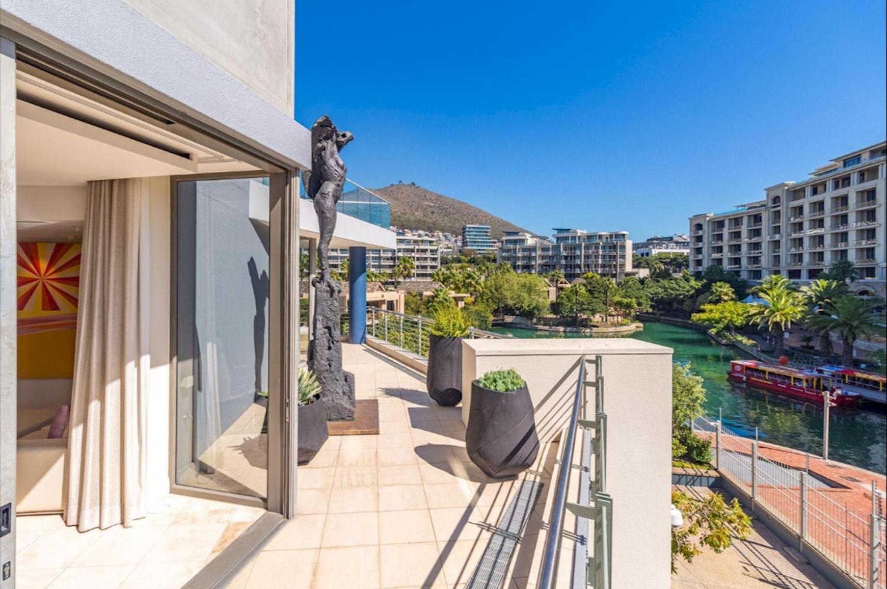 The Marina Family Penthouse - 512 * Cape Town